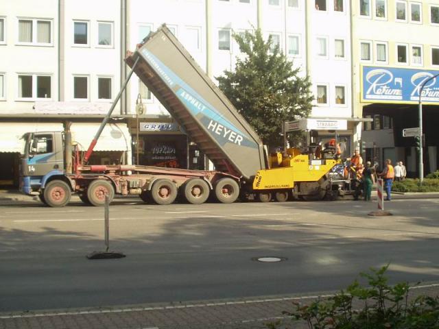 2004/09/post-104-1094056796_thumb.jpg