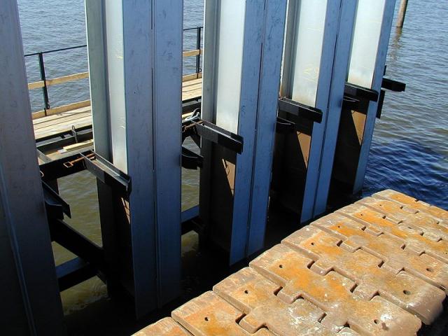 2005/01/post-150-1105904678_thumb.jpg