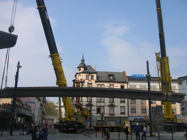 2005/04/post-225-1113829103_thumb.jpg