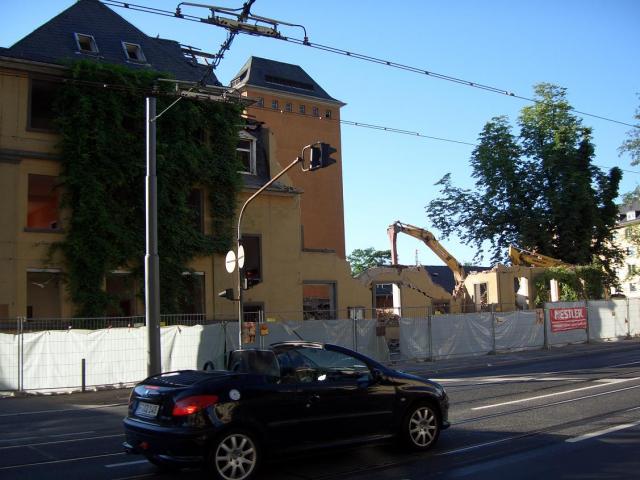 2005/06/post-795-1120030219_thumb.jpg