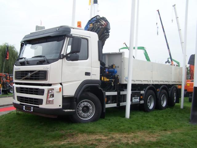 026_Volvo_FM_12_8x4x4.JPG