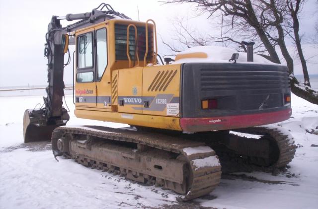 N_gele_Volvo_EC280.jpg