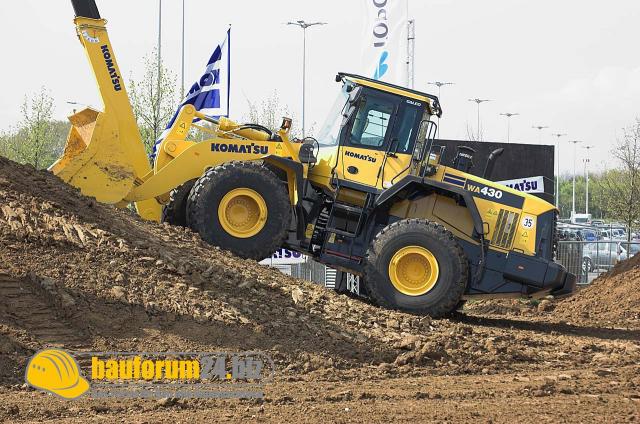 komatsu_032.jpg