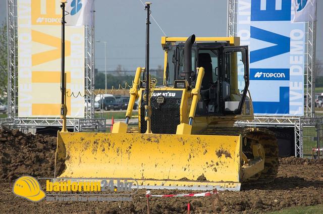 komatsu_035.jpg