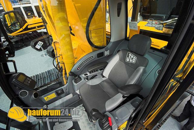 jcb_008.jpg