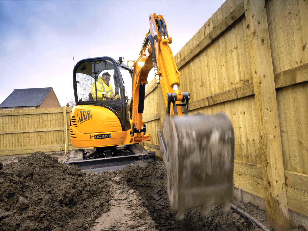 Экскаватор погрузчик траншея. Мини-экскаватор JCB 8035 ZTS. JCB 8025. Экскаватор JCB 8025. JCB 8018.