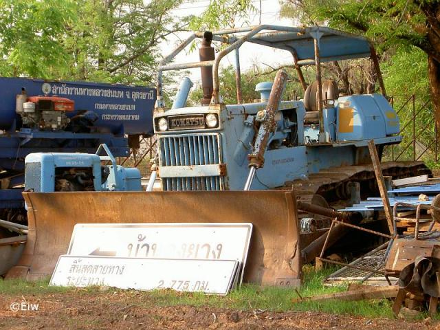 KOMATSU_D65A__1_.jpg