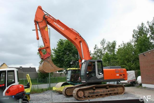 Hitachi_Zaxis_350LCN_3__1_.JPG