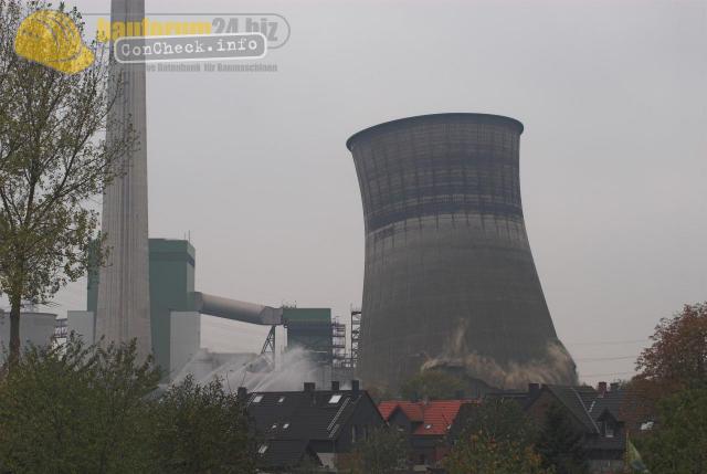 bauforum24_sprengungkuehlturm_10.jpg