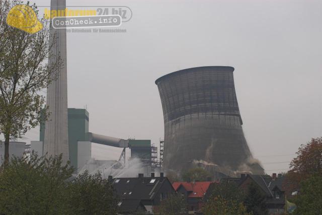 bauforum24_sprengungkuehlturm_11.jpg