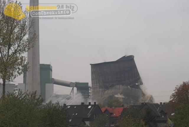 bauforum24_sprengungkuehlturm_13.jpg