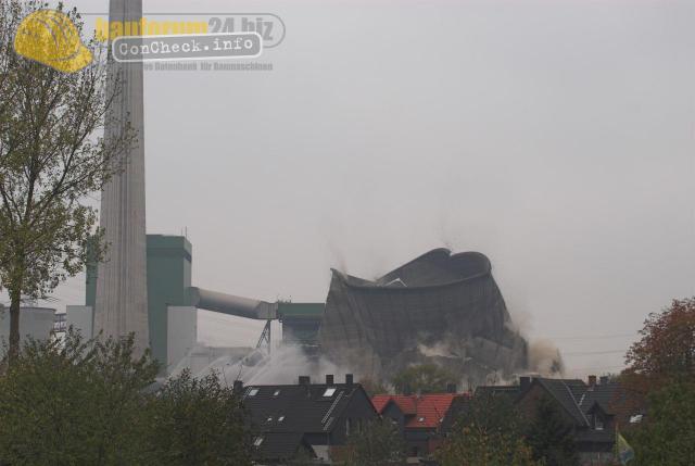 bauforum24_sprengungkuehlturm_14.jpg