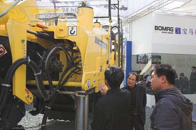 bauma_shanghai_06_bomag04.jpg