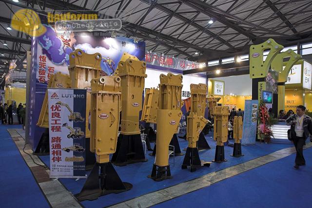 bauma_shanghai_06_giant02.jpg