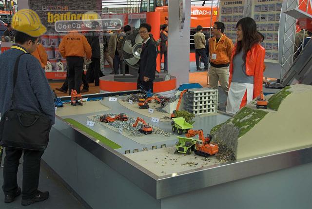 bauma_shanghai_06_hitachi13.jpg