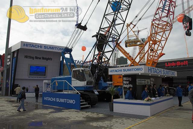 bauma_shanghai_06_hitachi_sumitomo01.jpg