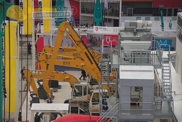 bauma_shanghai_06_liebherr02.jpg