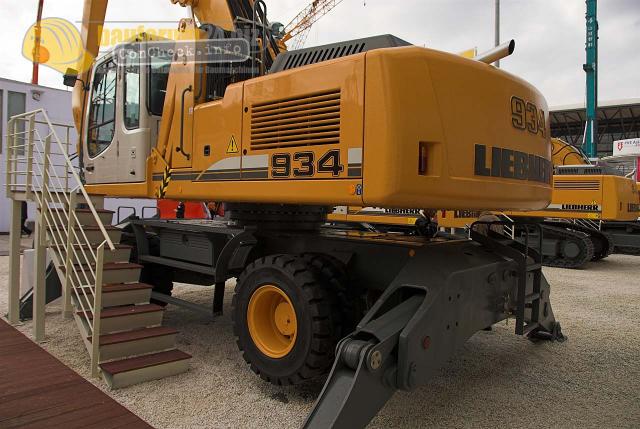 bauma_shanghai_06_liebherr11.jpg