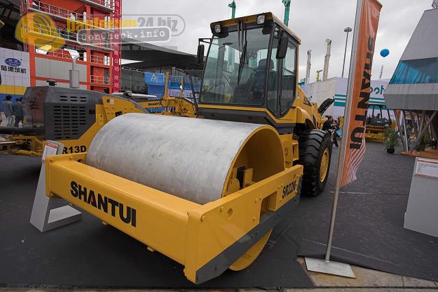 bauma_shanghai_06_shantui22.jpg