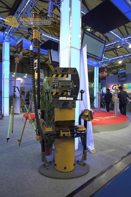 bauma_shanghai_06_topcon05.jpg