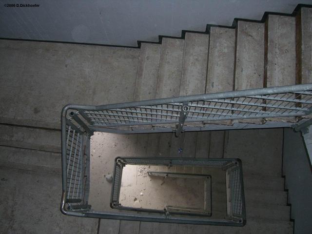012.jpg