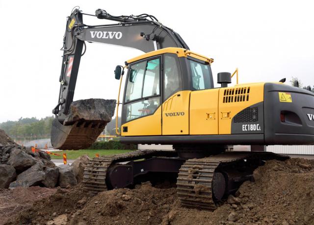 VOLVO_EC180C.jpg