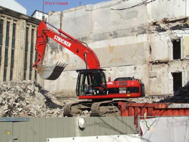 de_Cat325D_ln.JPG