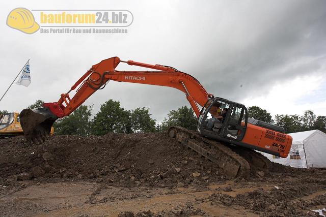 hitachi_zaxis350lcn_01.jpg