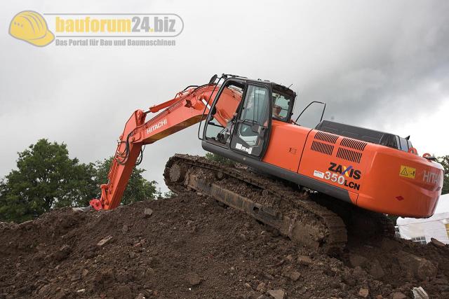 hitachi_zaxis350lcn_02.jpg