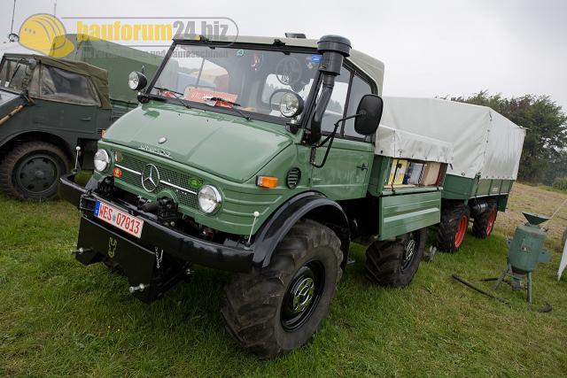 schleppertreffen_venner_berg_2007_unimog_026.jpg