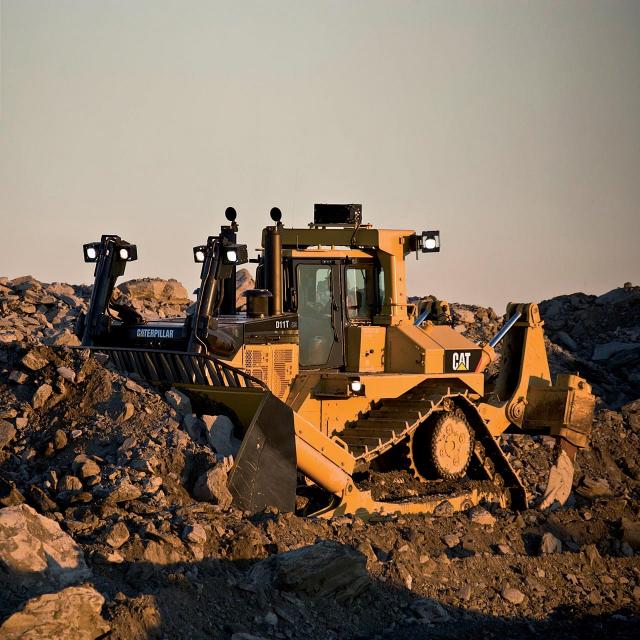 cat_zeppelin_d11t_dozer_01.jpg