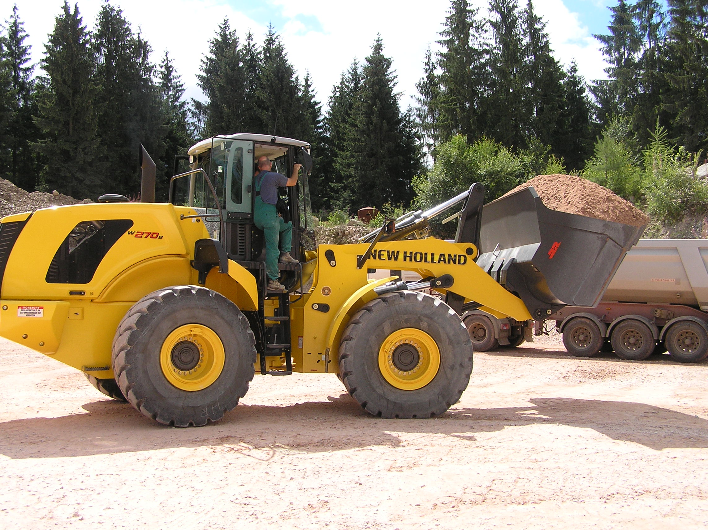 New Holland Construction/CNH Global Post-4277-1195414072