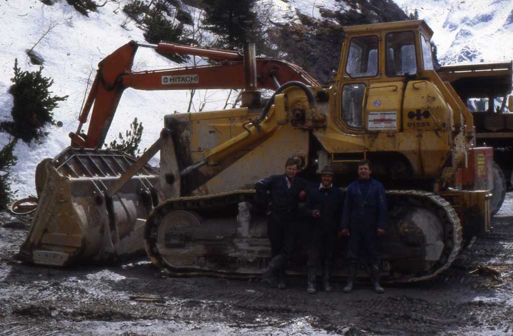 Komatsu D155S-1 Pala cingolata Post-3598-1198790694