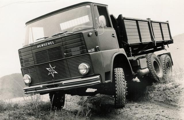 henschel6_800.jpg