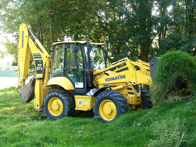 komatsu_wb97S_5_baggerlader_wasserbau02.jpg