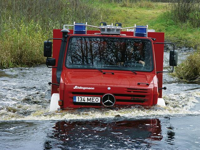 mercedes_unimog_01.jpg