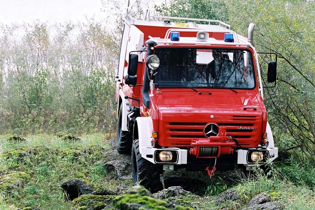 mercedes_unimog_03.jpg