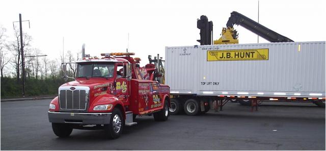 Peterbilt_wrecker_2axle_trailer_crop.jpg