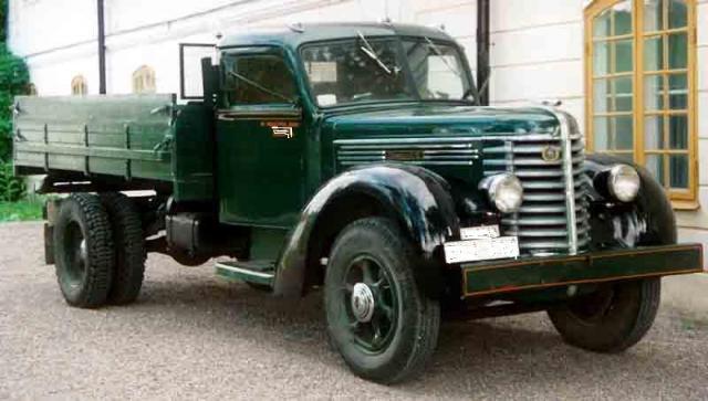 Diamond_T_Truck_1937b.jpeg