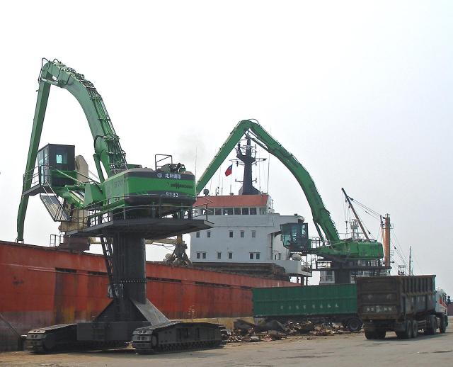 sennebogen_870r_spezial_taiwan_02.jpg