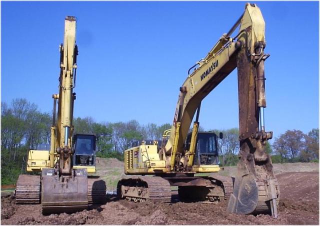 Chapmans_Corners_Komatsu_bagger_front_023.jpg