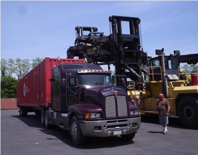 truck_kenworth_purple_yard.jpg