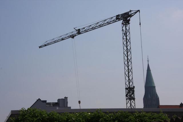 twocranes2.jpg