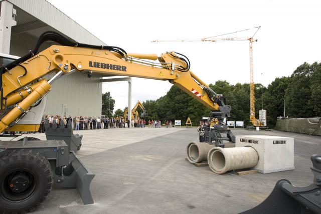 liebherr_dortmund_11.jpg