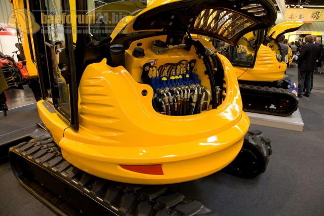jcb_04.jpg