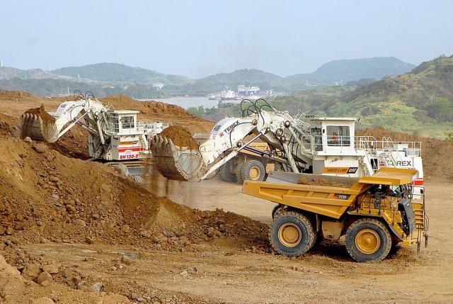 terex_oundk_panama_kanal_03.jpg