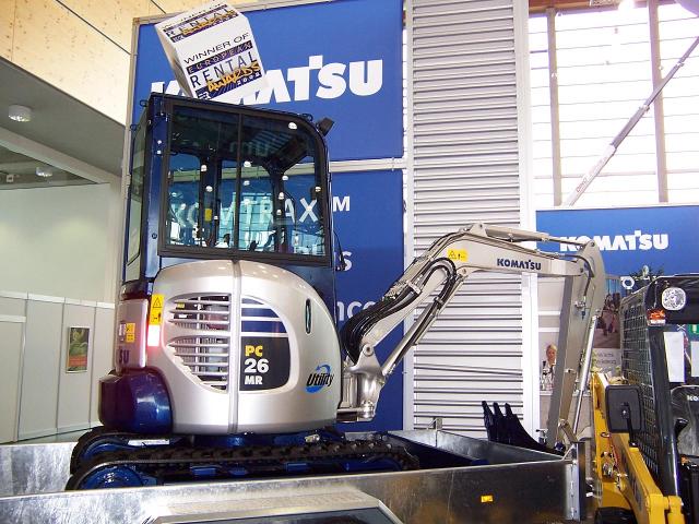 komatsu_PC26MR_3_01.jpg