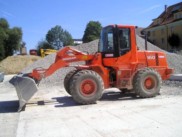 Doosan_Daewoo_Radlader_Mega160__Bild_1.jpg