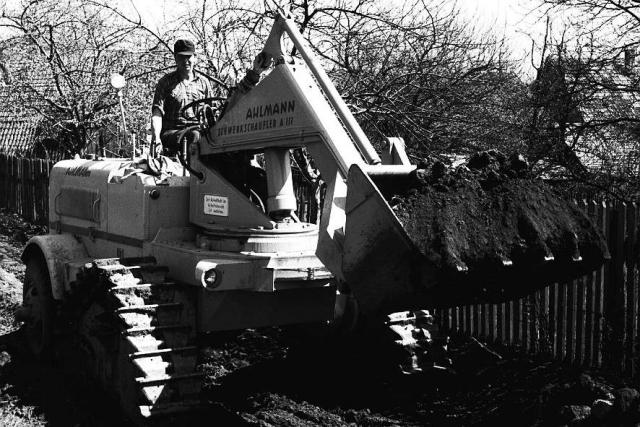 h_sw_003_6_1956_bagger_ahlmann_in_laudenbach_13a.jpg