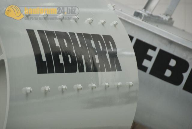 bauma_china_2008_liebherr_29.jpg